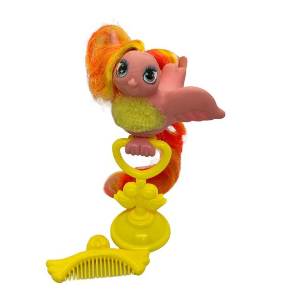 Huggy Tails Fuzzy Tummy Rare Hasbro Bird with Stand & Comb - Picture 2 of 5